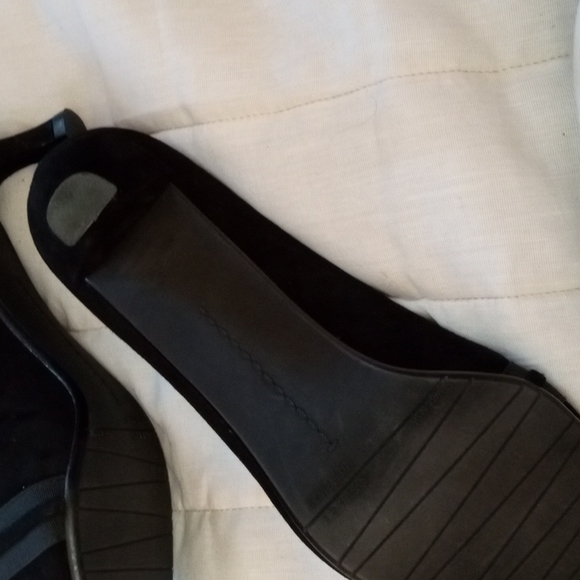 Stuart Weitzman shoes - Picture 5 of 16